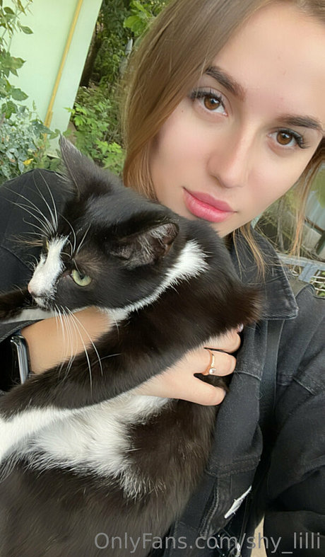 shy lilli free model gallery