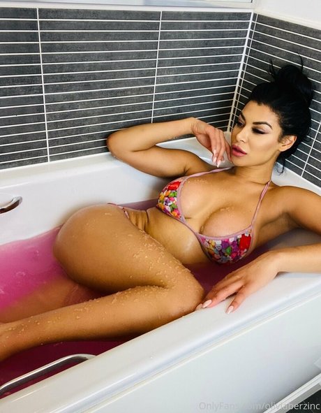 oliviaberzinc pornstar perfect image