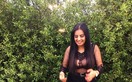 Chloe C naked pornstar photos