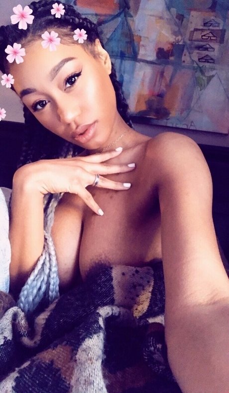 Nia Simone thumbnail