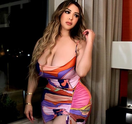 MsLupeRamos beautiful model photos