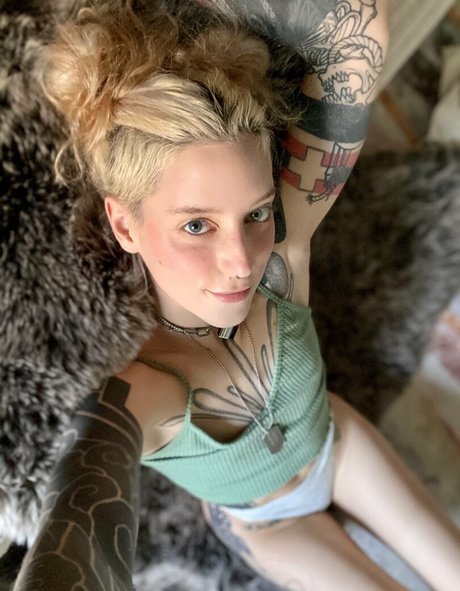 thecamdamage model pornographic pics