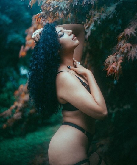 WhiteCosmicMirror erotic pornstar pics