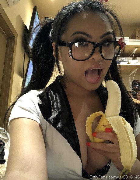 clubstarfall nudes model image