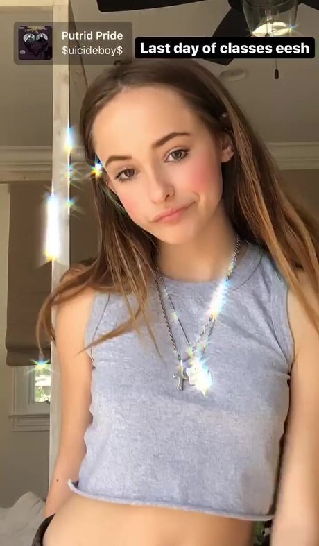 Ava Cooper model porn pics
