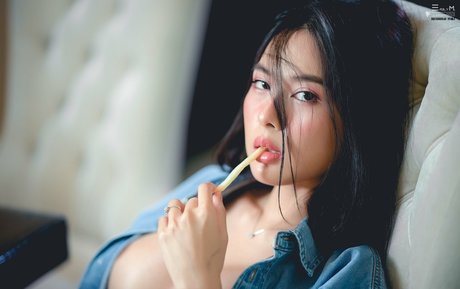 nimtharin star nudes picture