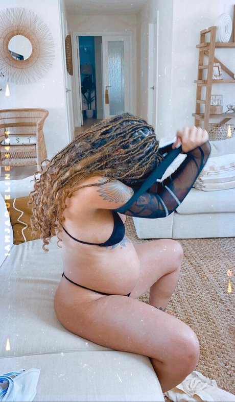 Damacosmica nude model archive