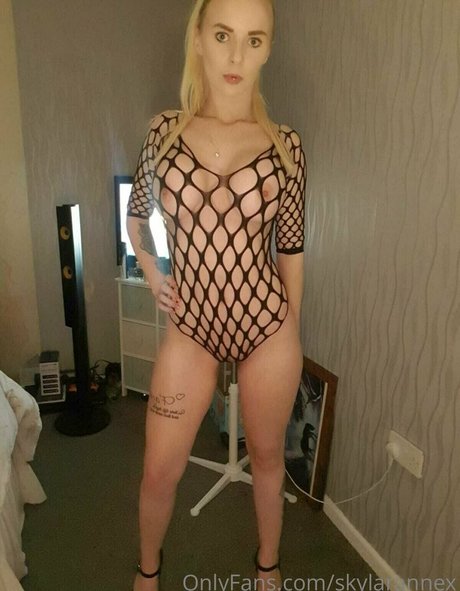 skylarannex nudes star pictures