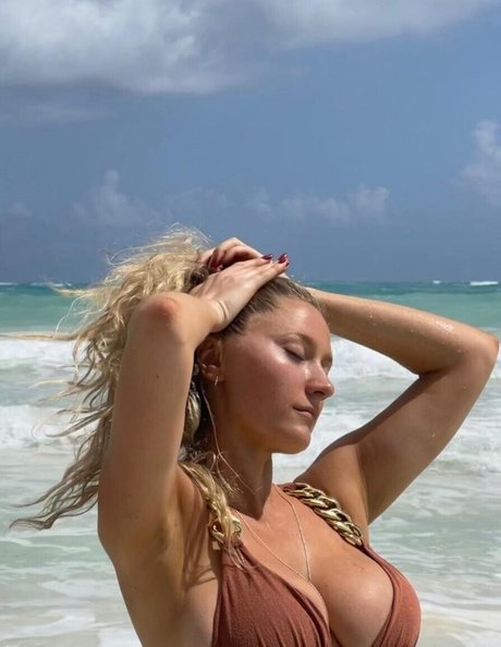 Alexandra Vreeland sex model image