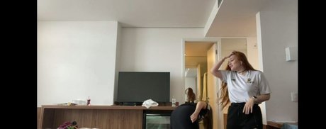 Carolzinha model nude images