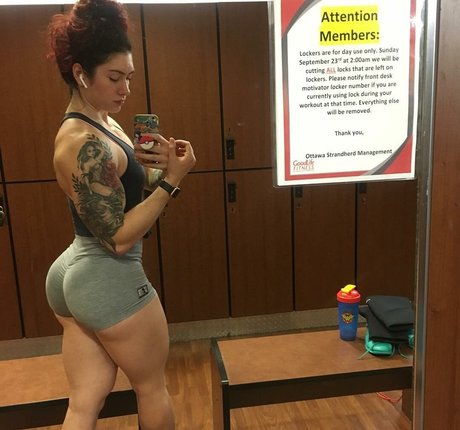 Natasha Aughey model hd image