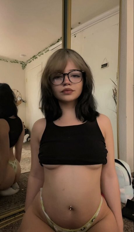 Eleyeesay nice pornstar image
