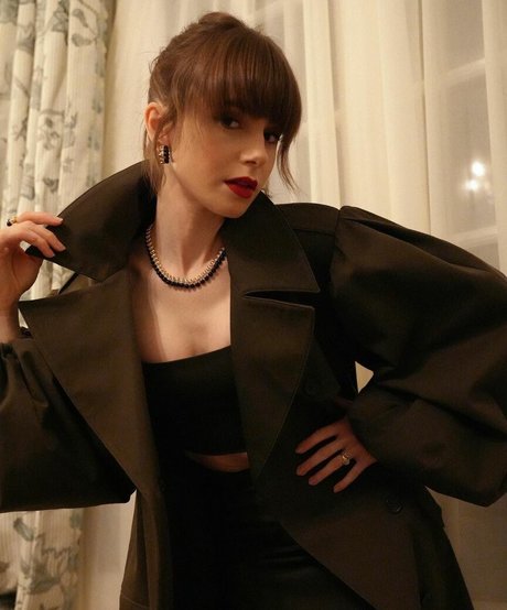 Lily Collins star pornographic photo