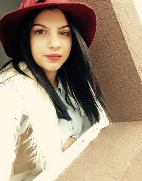 Roberta Ptru beautiful actress image