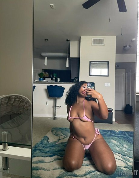 ildgaff beautiful model img