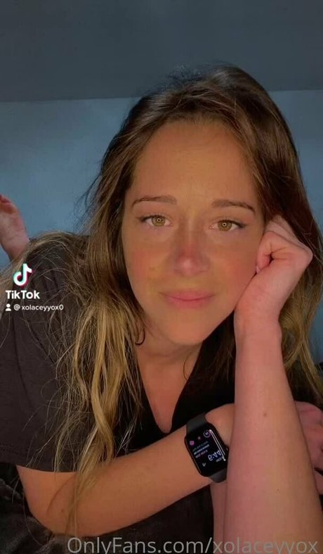 xolaceyyox sexy model picture