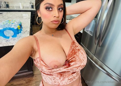 ellaknox xxx actress photos