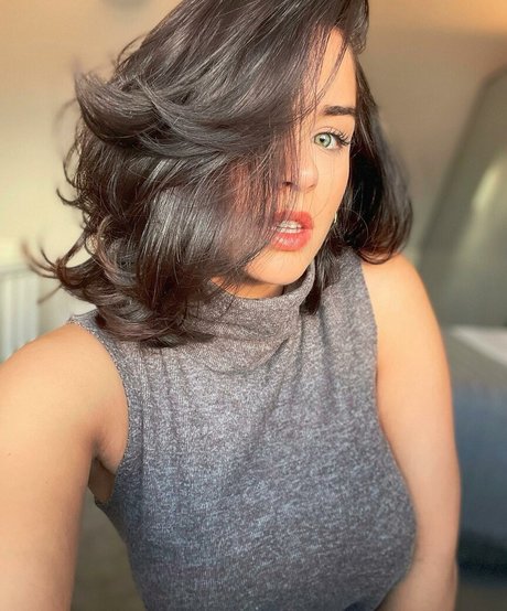 Georgia May Foote model porn images