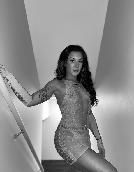 gemstonepu55y model pornographic photo