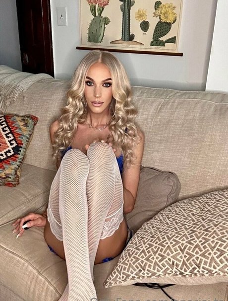 aparisi ts art pornstar gallery