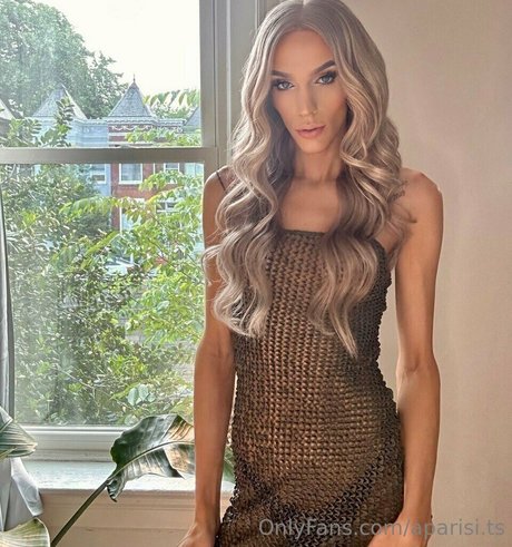 aparisi ts nudes model pictures