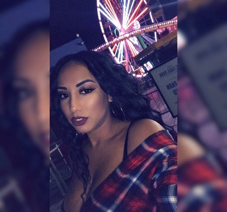 Leila Grey porn model galleries