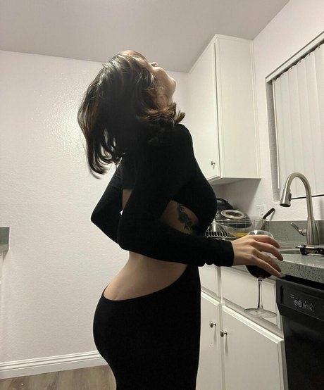 Michele Alves naked model galleries