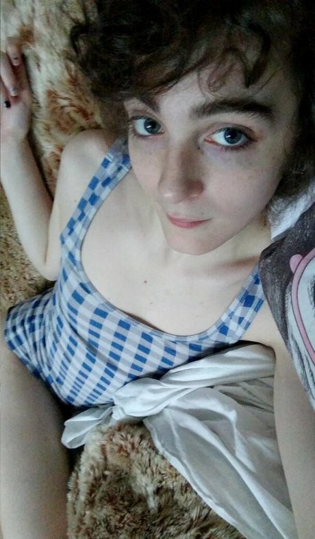 LinusFrog model sex pics