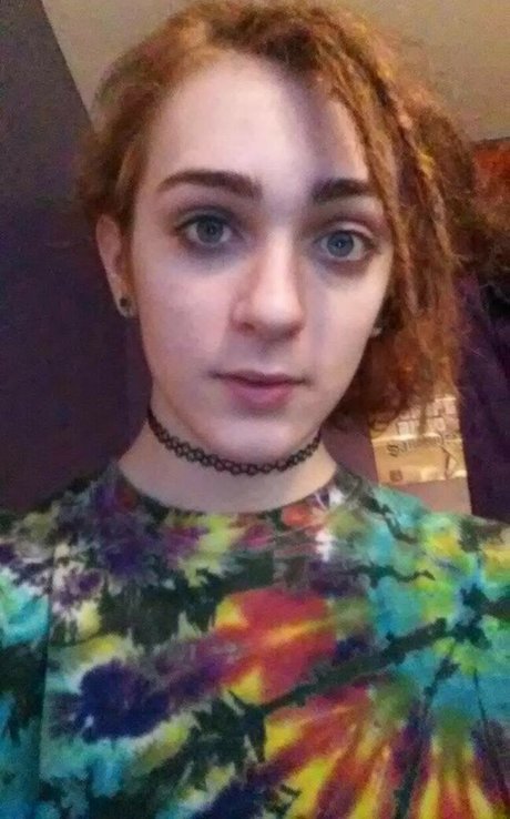 LinusFrog art actress photo