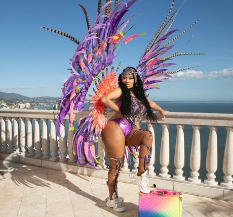 Nicki Minaj model free archive