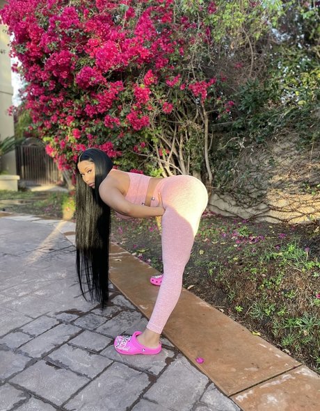 Nicki Minaj nude star picture