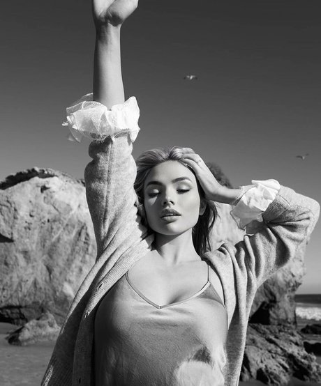 Natalie Alyn Lind nice star pic