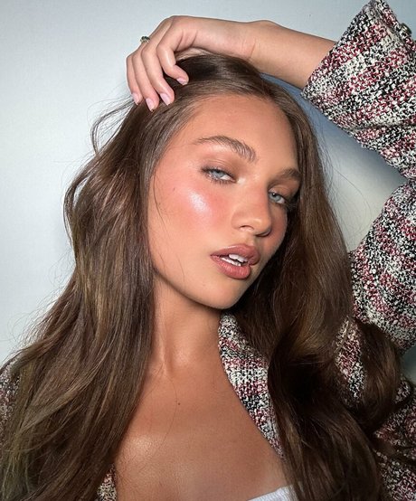 Maddie Ziegler adult model photos