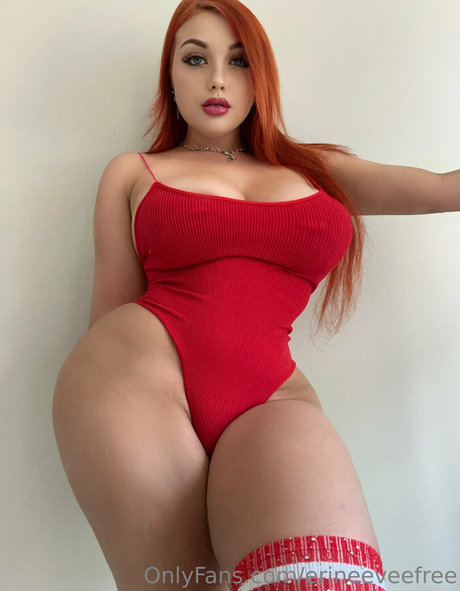 erineeveefree model hot photos