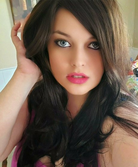 the laurajohnson sex model photo
