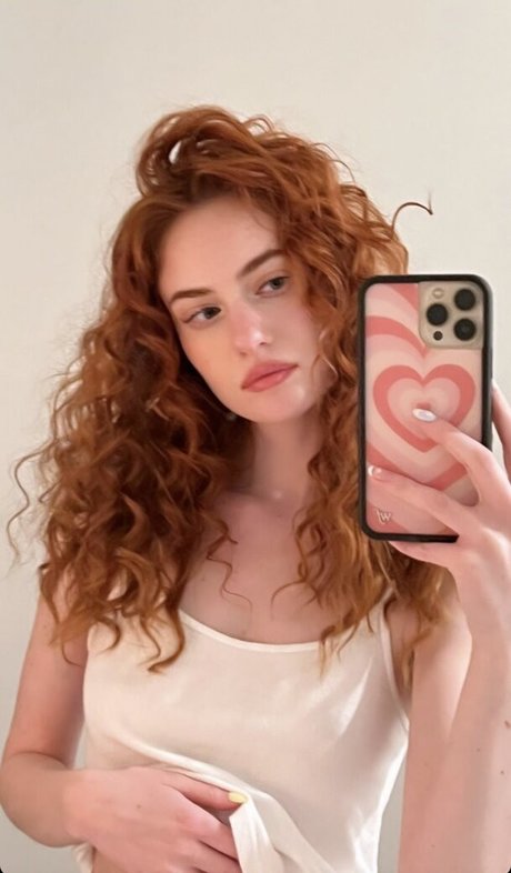 Kennedy Walsh naked model pictures