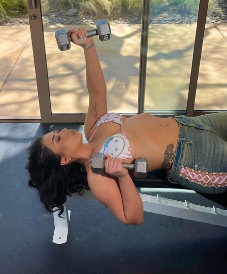 Kali Uchis erotic model pic