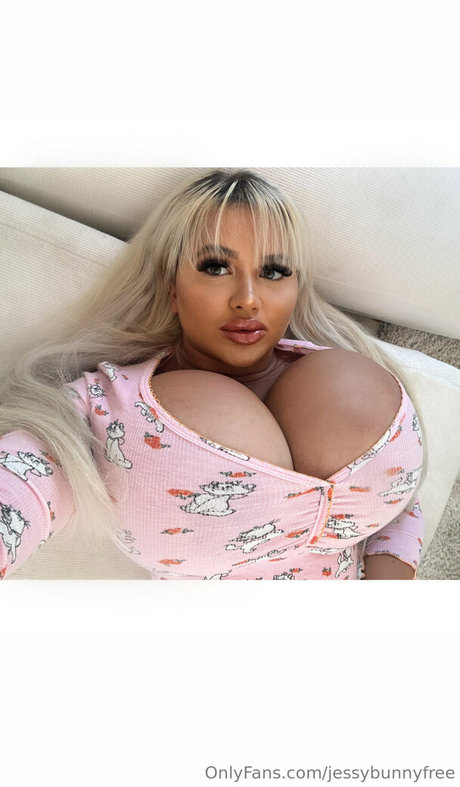 curvy asian onlyfans sex images