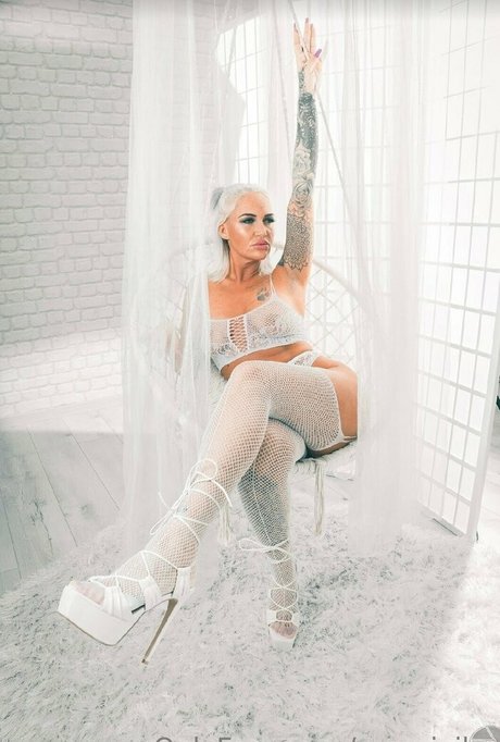 mo vivike star beautiful pic