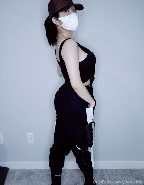 yooniefree model sex pics