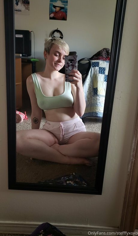 lucylawrence hot star img