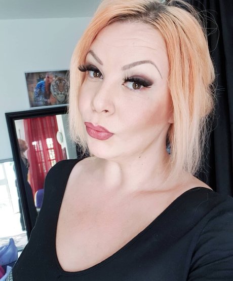 Ming naaa pornographic model pics