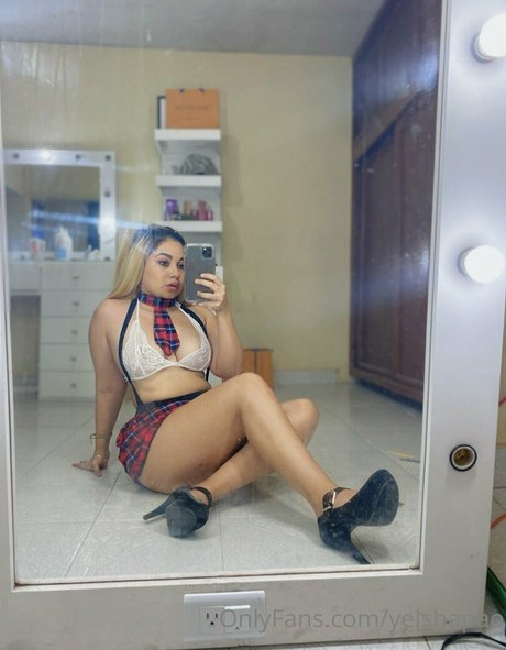 yelshapao beautiful model image