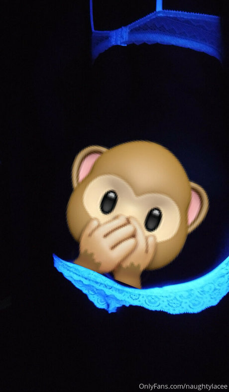 naughtylacee adult model image