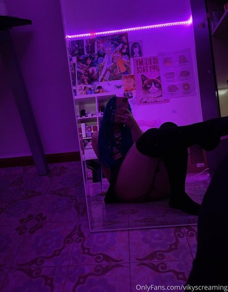 vikyscreaming model sexy photo