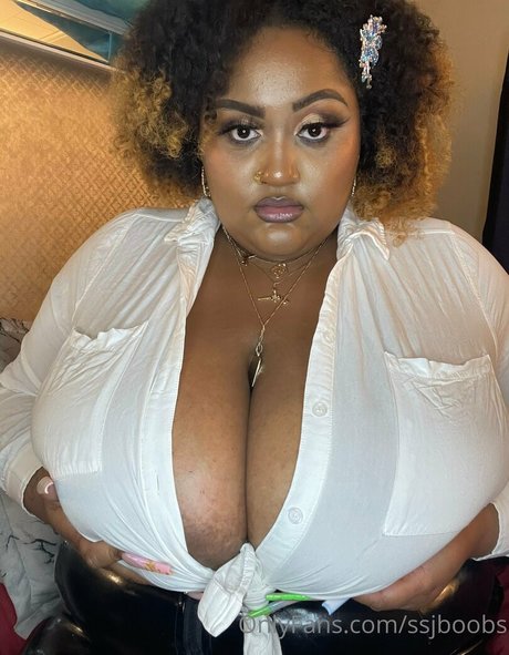 ssjboobs hd model picture