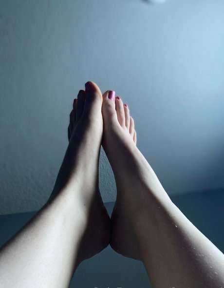 feet guurl pornstar hot pics