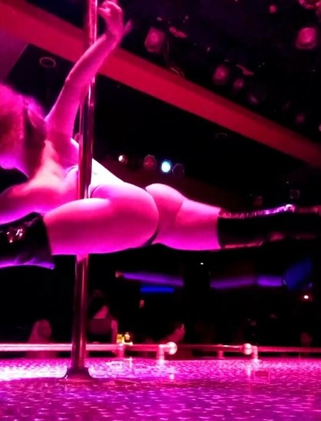 scarletexotic model adult images