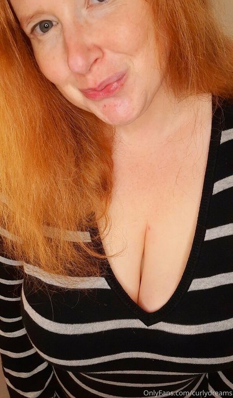 curlydreams nudes model images