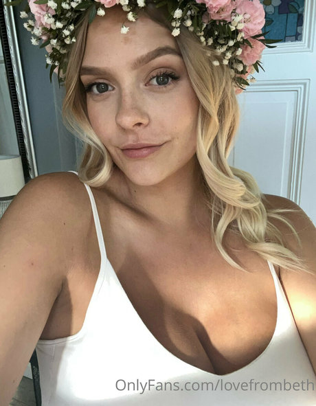 LoveFromBeth pretty actress picture